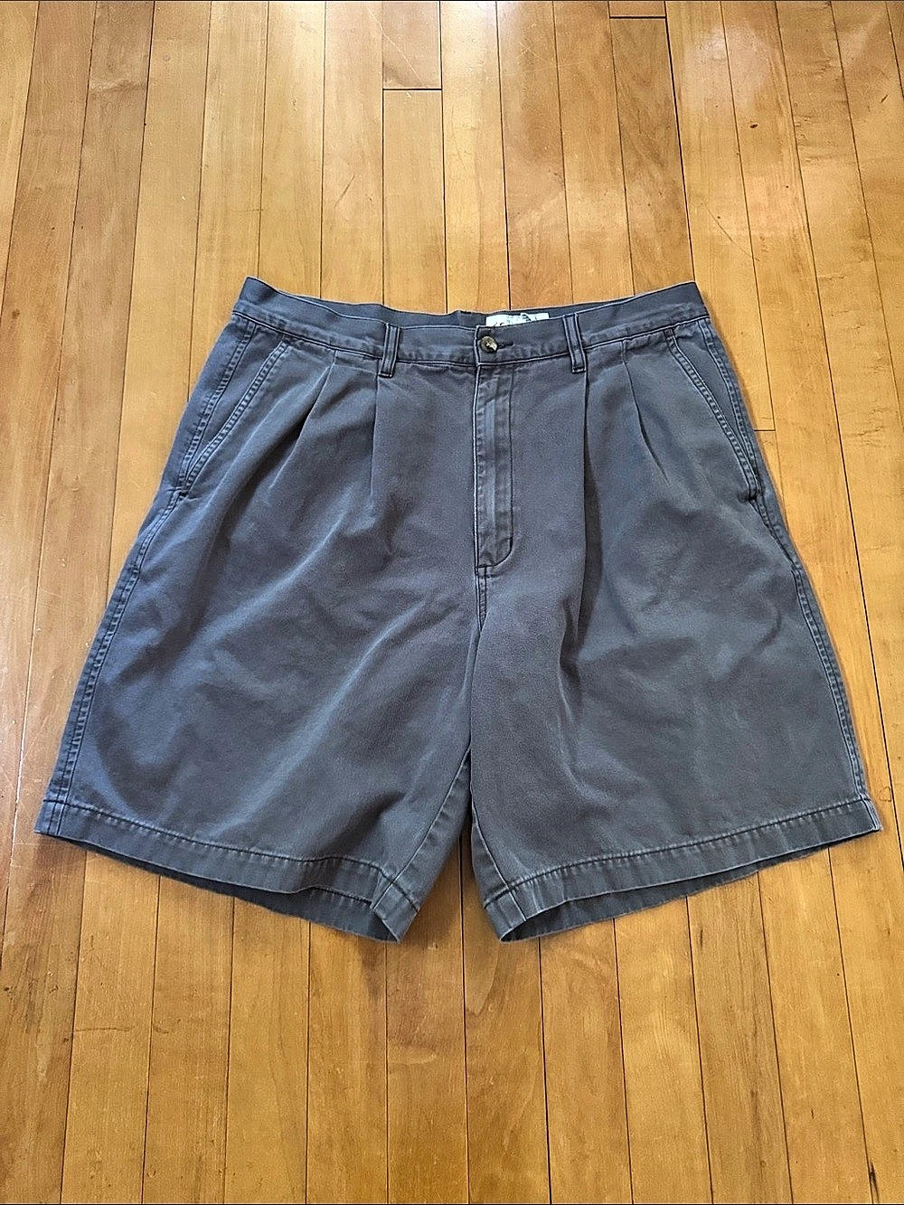 Eddie Bauer vintage Classic-fit light sage Shorts Waist men’s 36